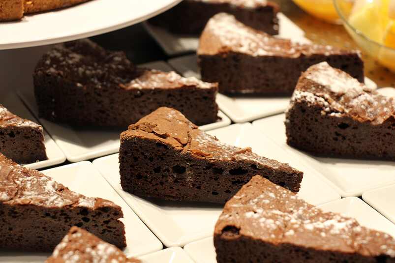 buffet desserts flunch gateau au chocolat
